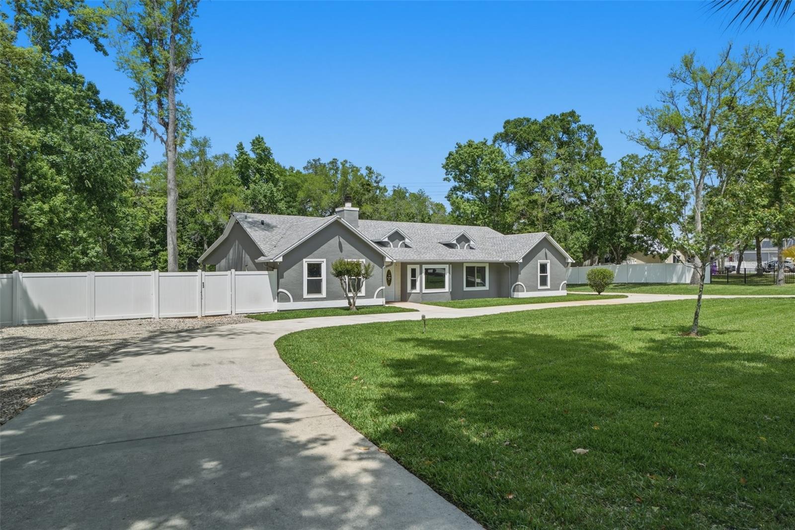 Image 4 of 48 For 130 Bahama Road