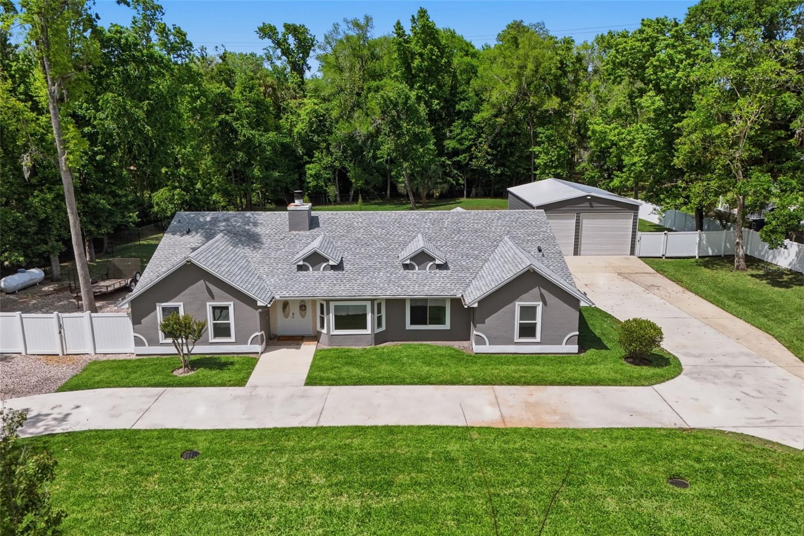 Image 42 of 48 For 130 Bahama Road