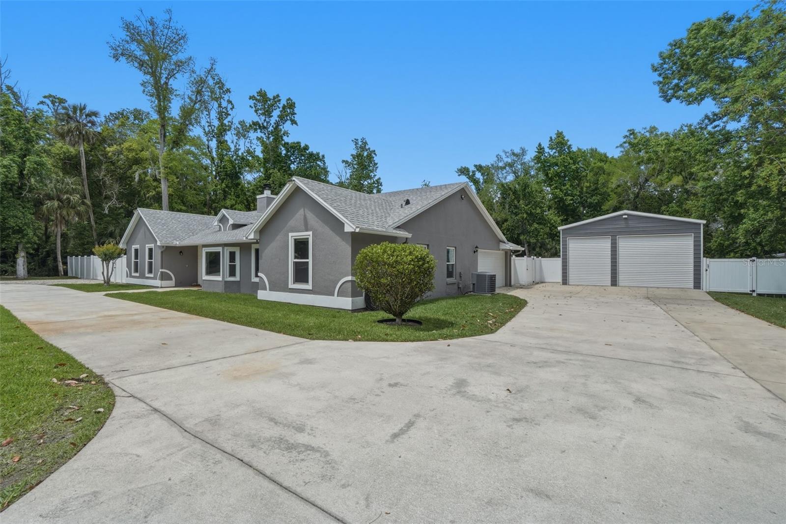 Image 5 of 48 For 130 Bahama Road