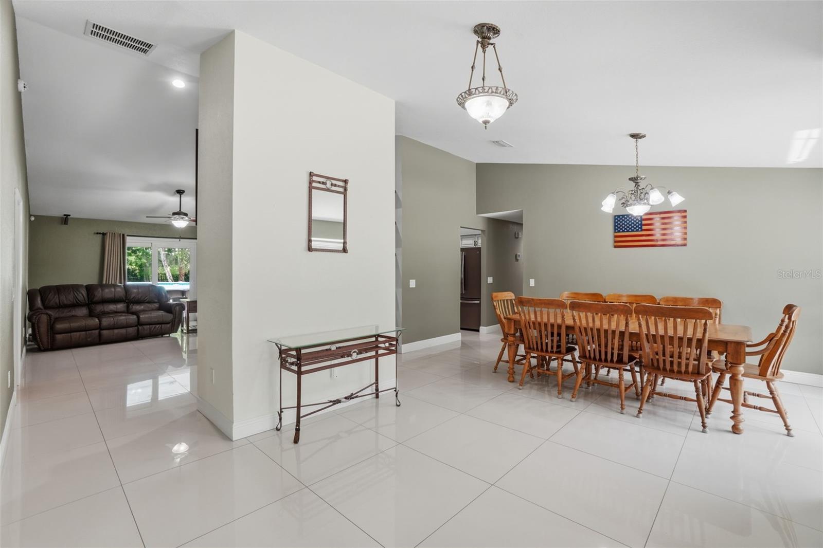 Image 8 of 48 For 130 Bahama Road