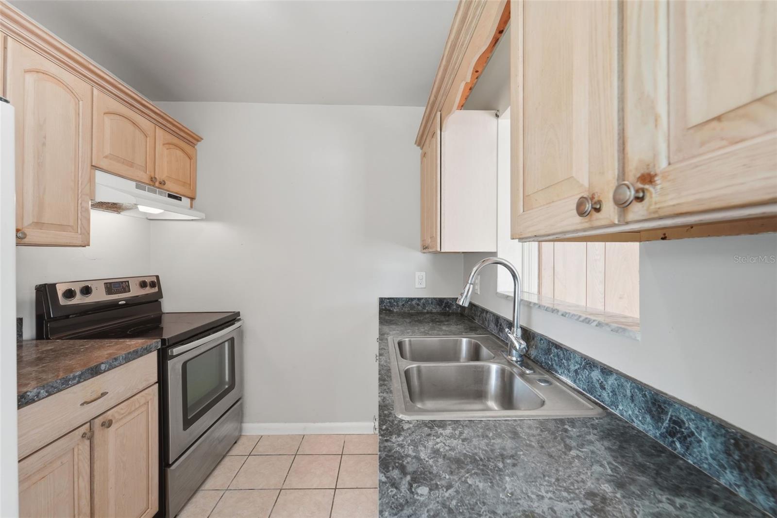 Image 15 of 26 For 794 Crawford Street