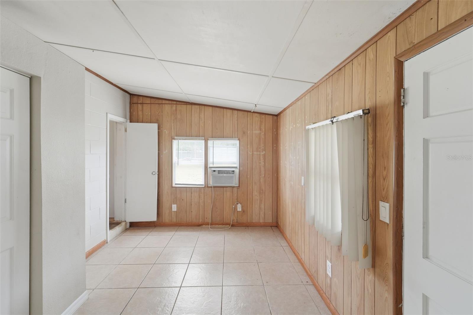 Image 18 of 26 For 794 Crawford Street