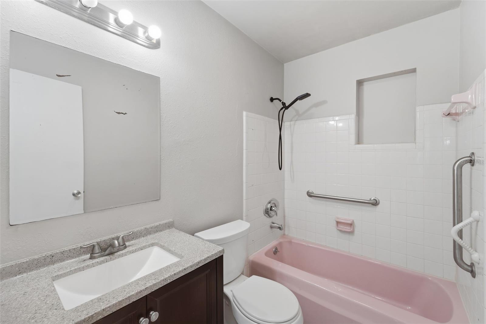 Image 21 of 26 For 794 Crawford Street