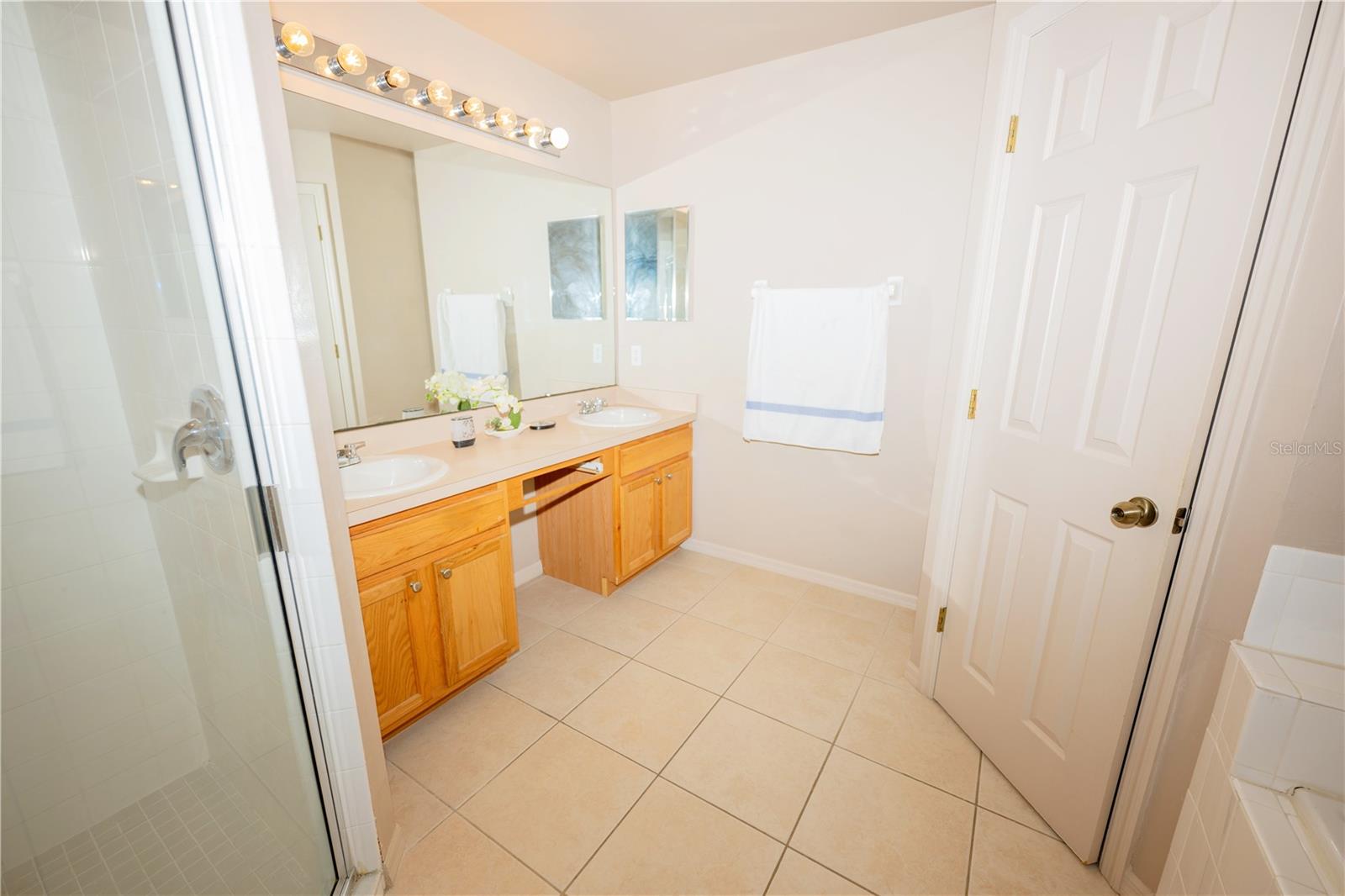 Listing photo id 11 for 4129 19th Place