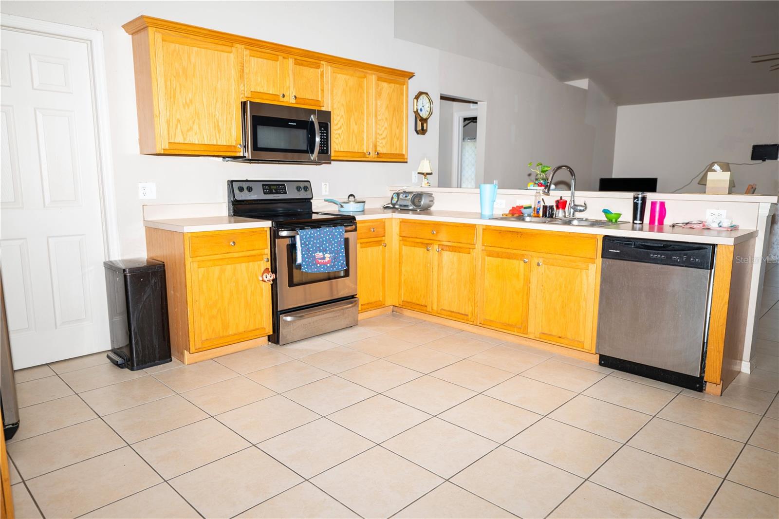 Listing photo id 13 for 4129 19th Place