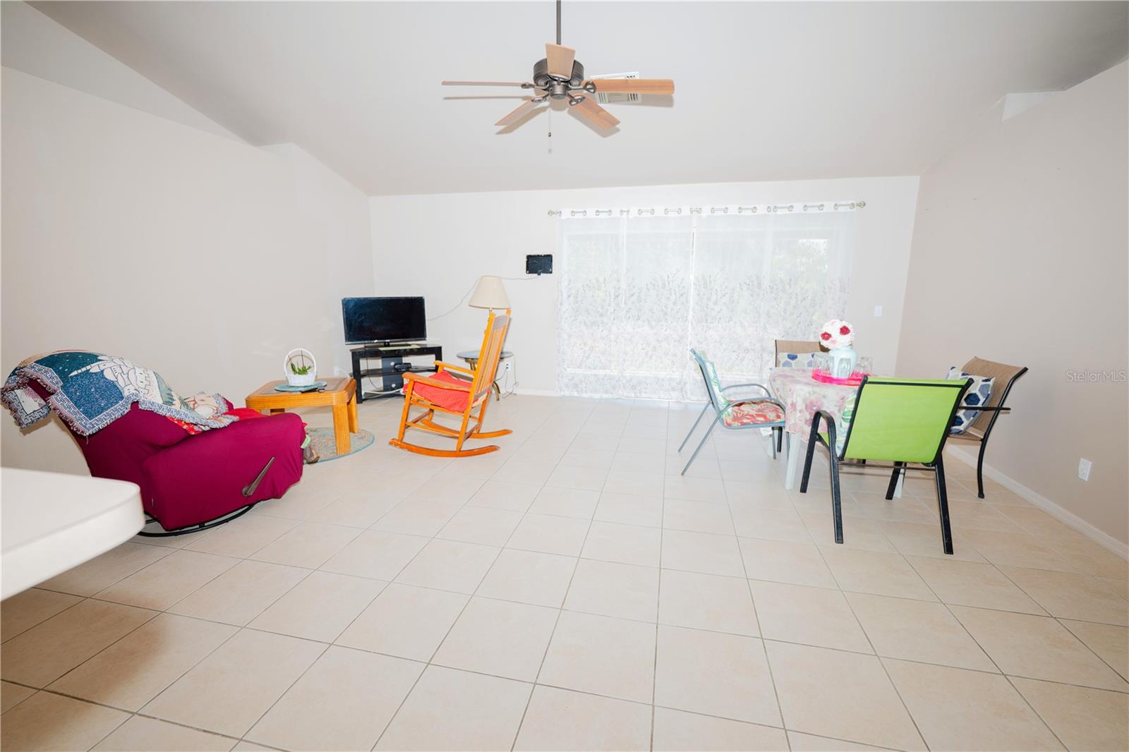 Listing photo id 16 for 4129 19th Place