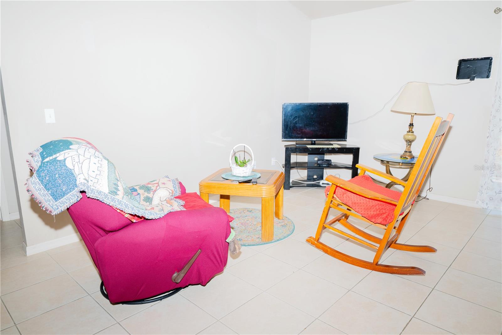 Listing photo id 17 for 4129 19th Place