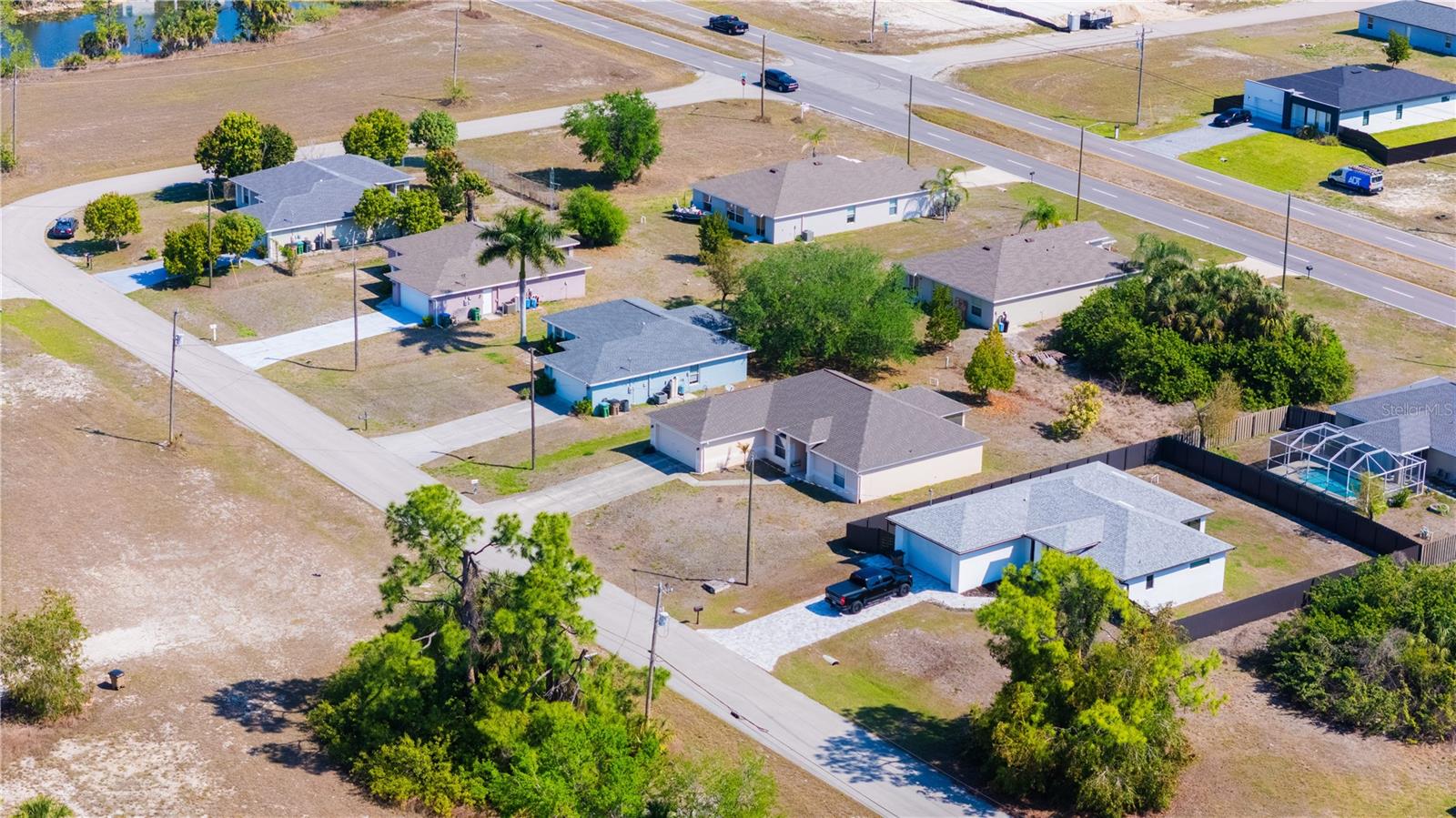 Listing photo id 31 for 4129 19th Place