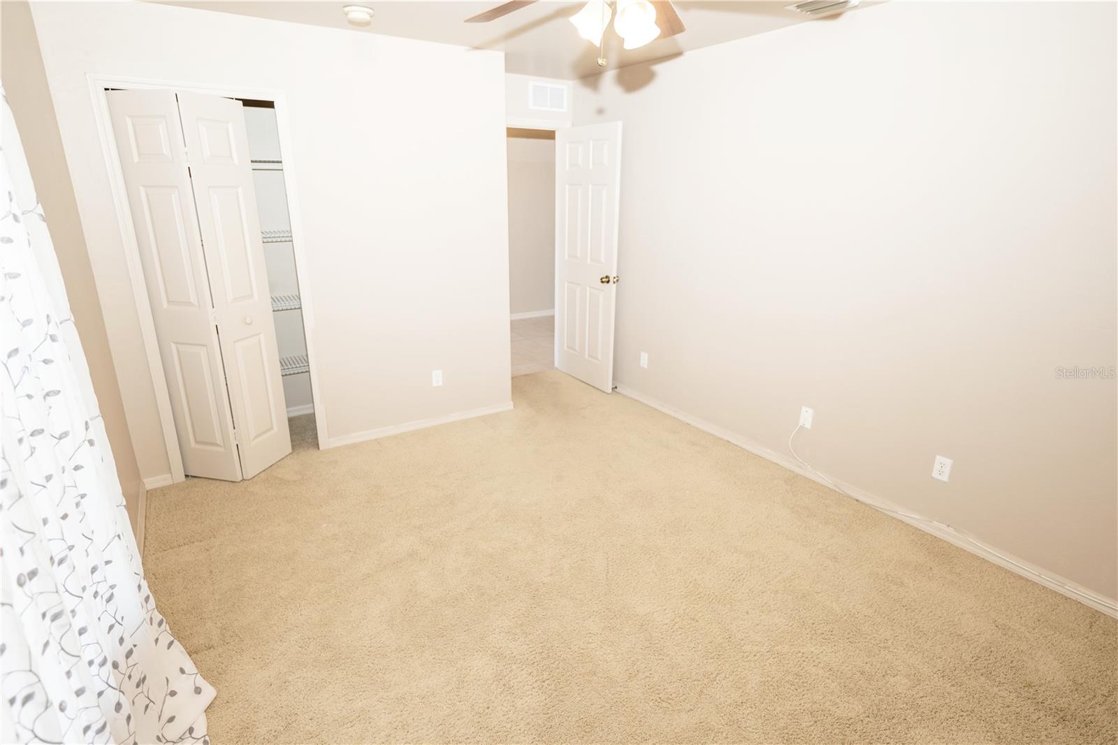 Listing photo id 2 for 4129 19th Place