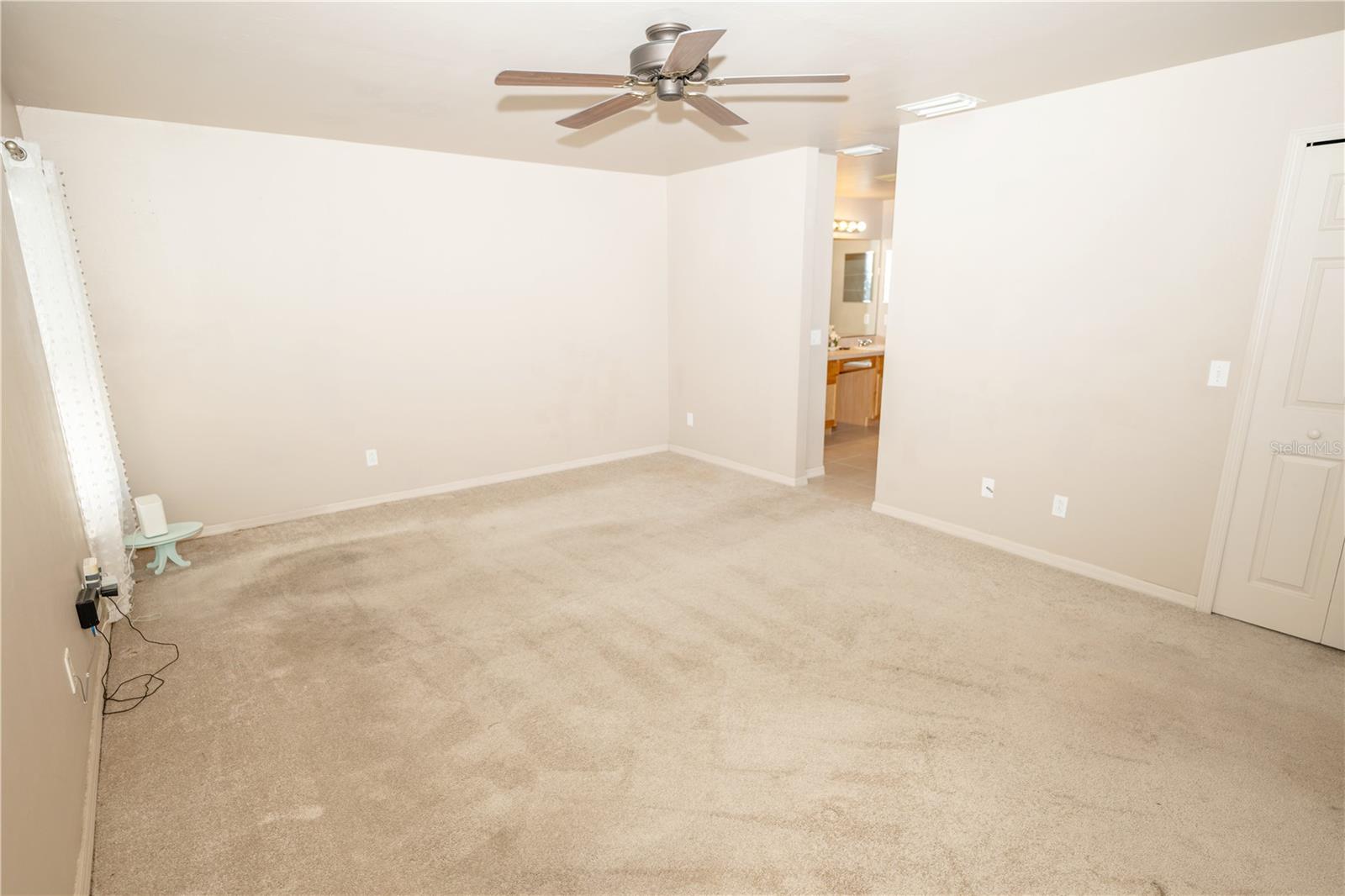 Listing photo id 4 for 4129 19th Place