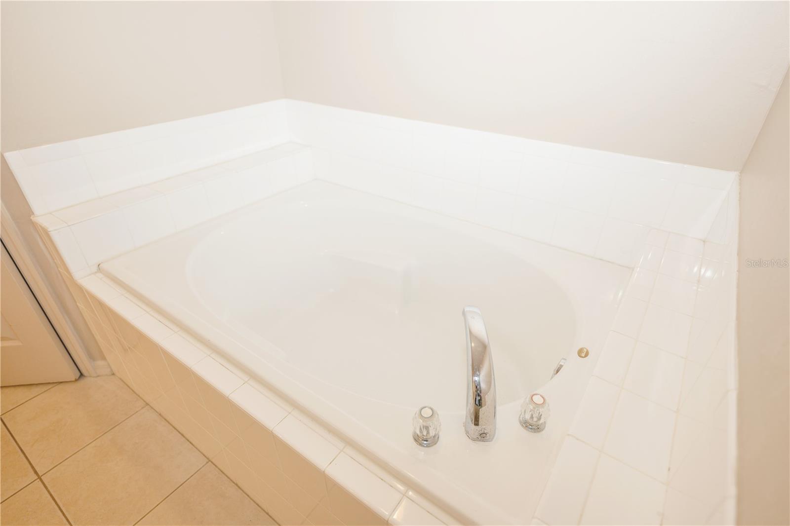 Listing photo id 6 for 4129 19th Place