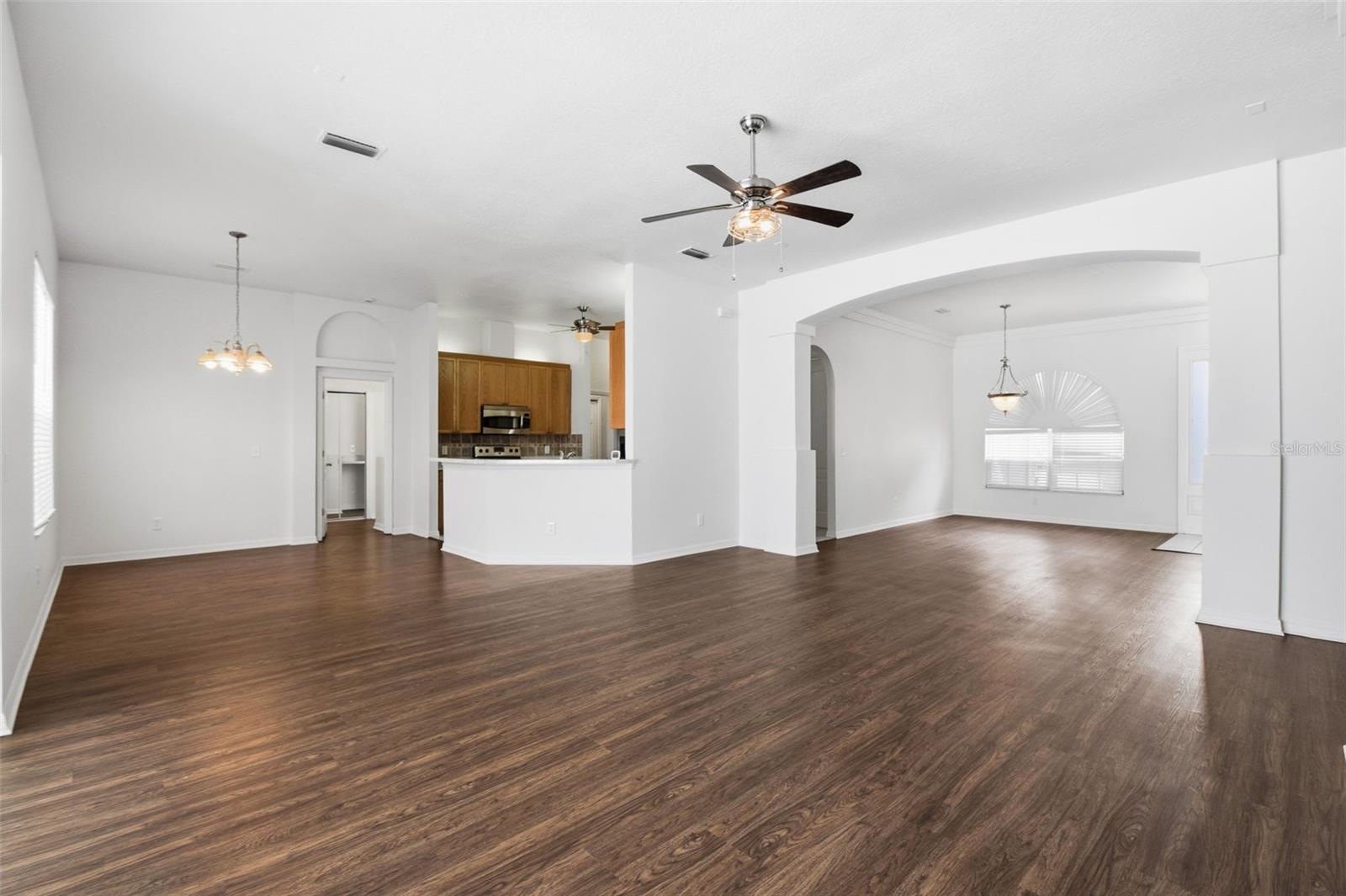 Image 21 of 79 For 9810 Ocasta Street