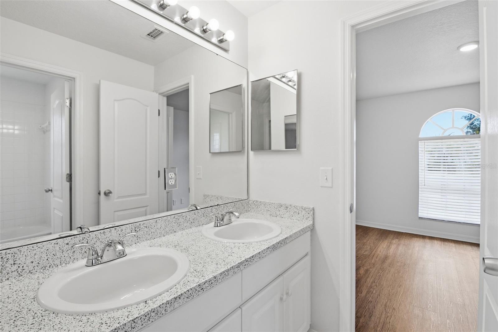 Image 54 of 79 For 9810 Ocasta Street