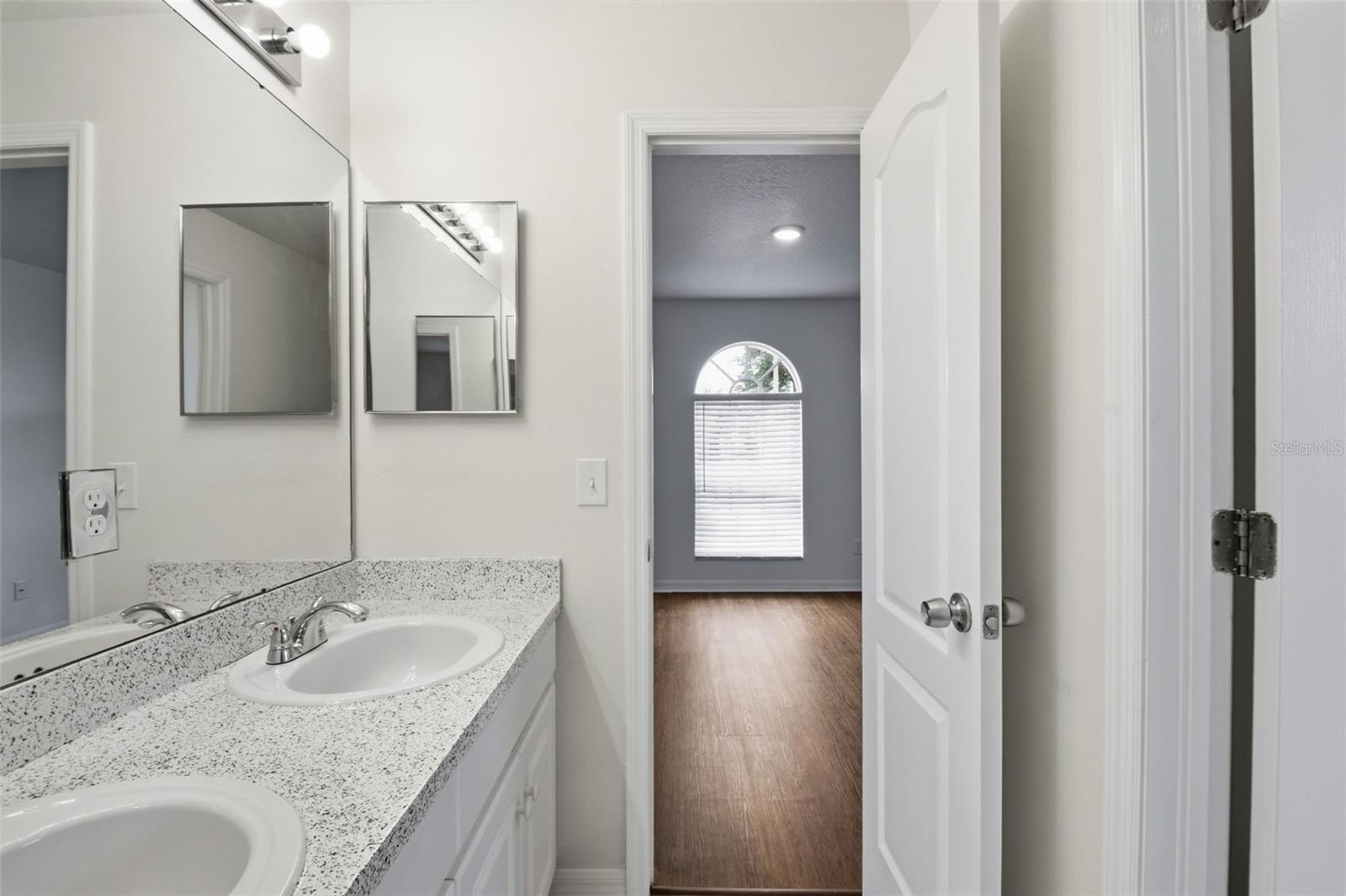 Image 55 of 79 For 9810 Ocasta Street