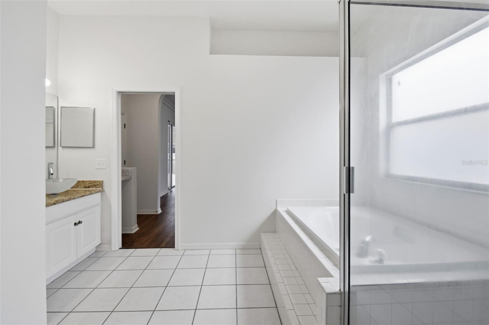 Image 61 of 79 For 9810 Ocasta Street