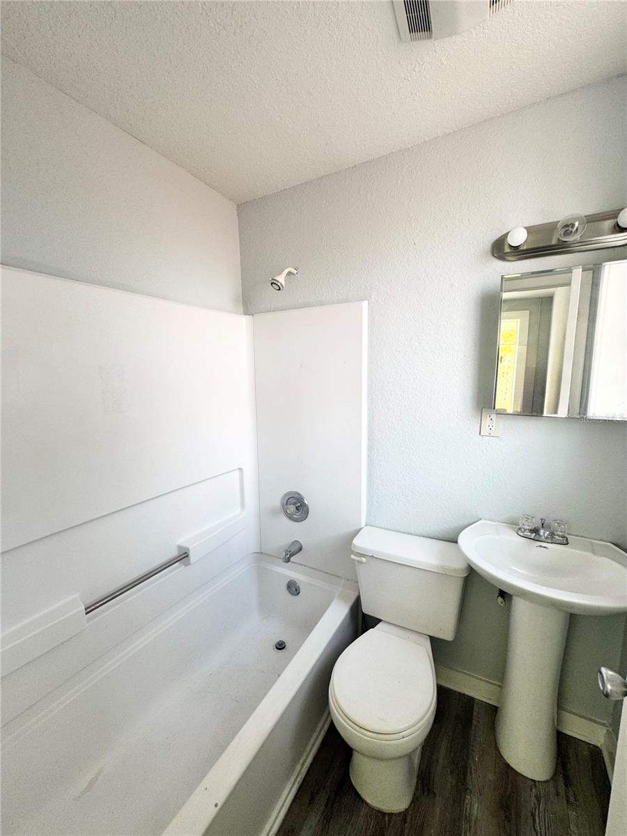 Image 12 of 16 For 704 Cordova Drive 6