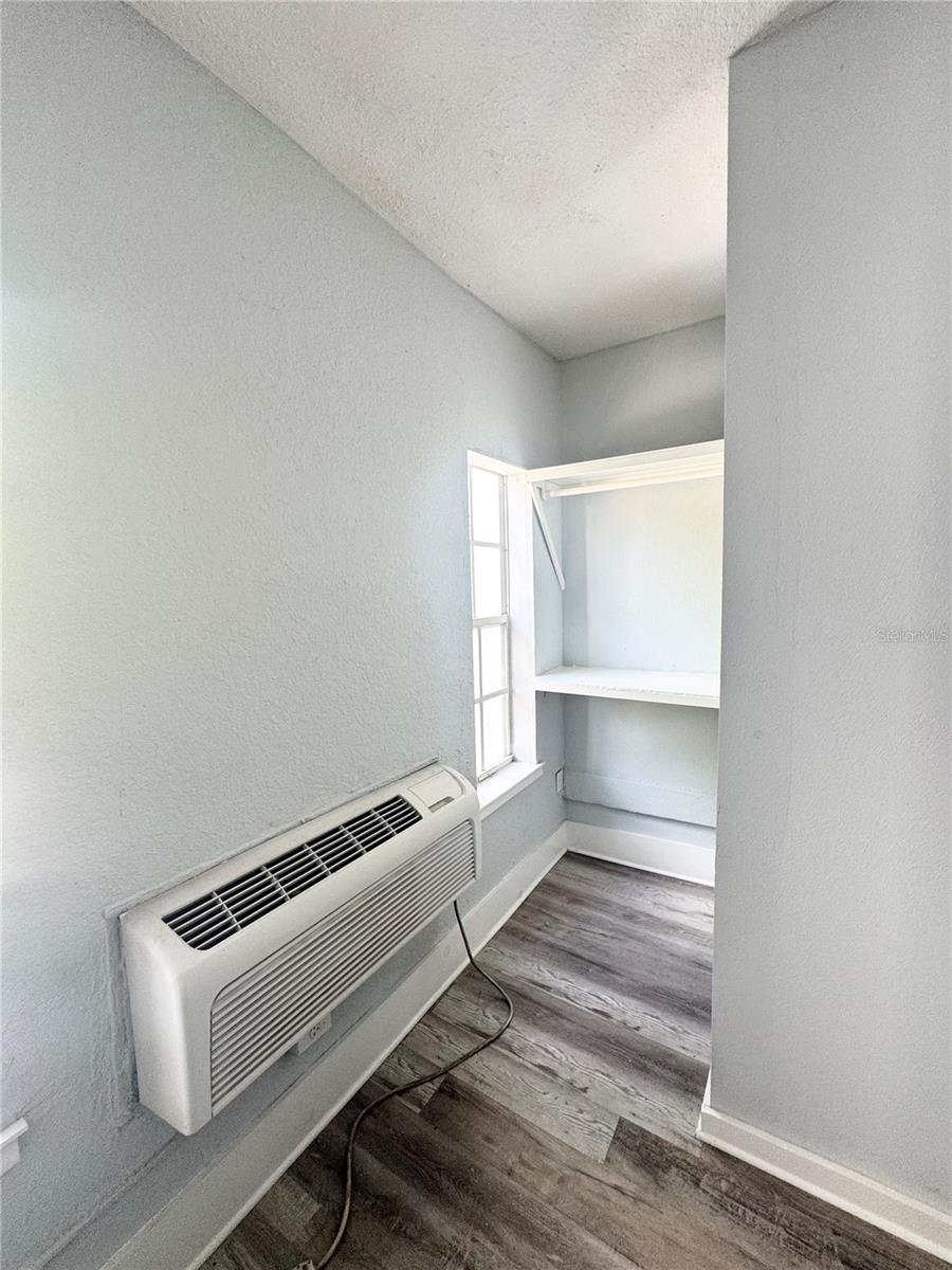 Image 14 of 16 For 704 Cordova Drive 6