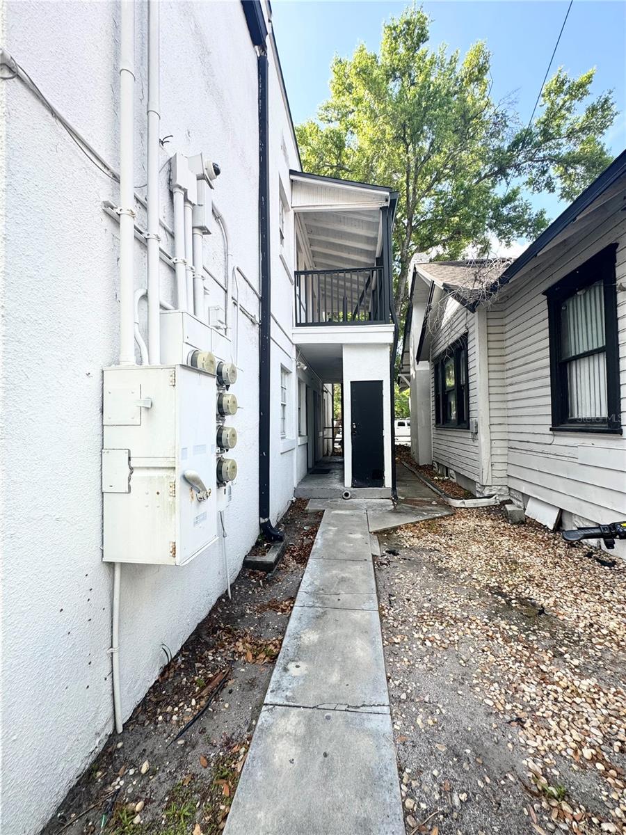 Image 2 of 16 For 704 Cordova Drive 6