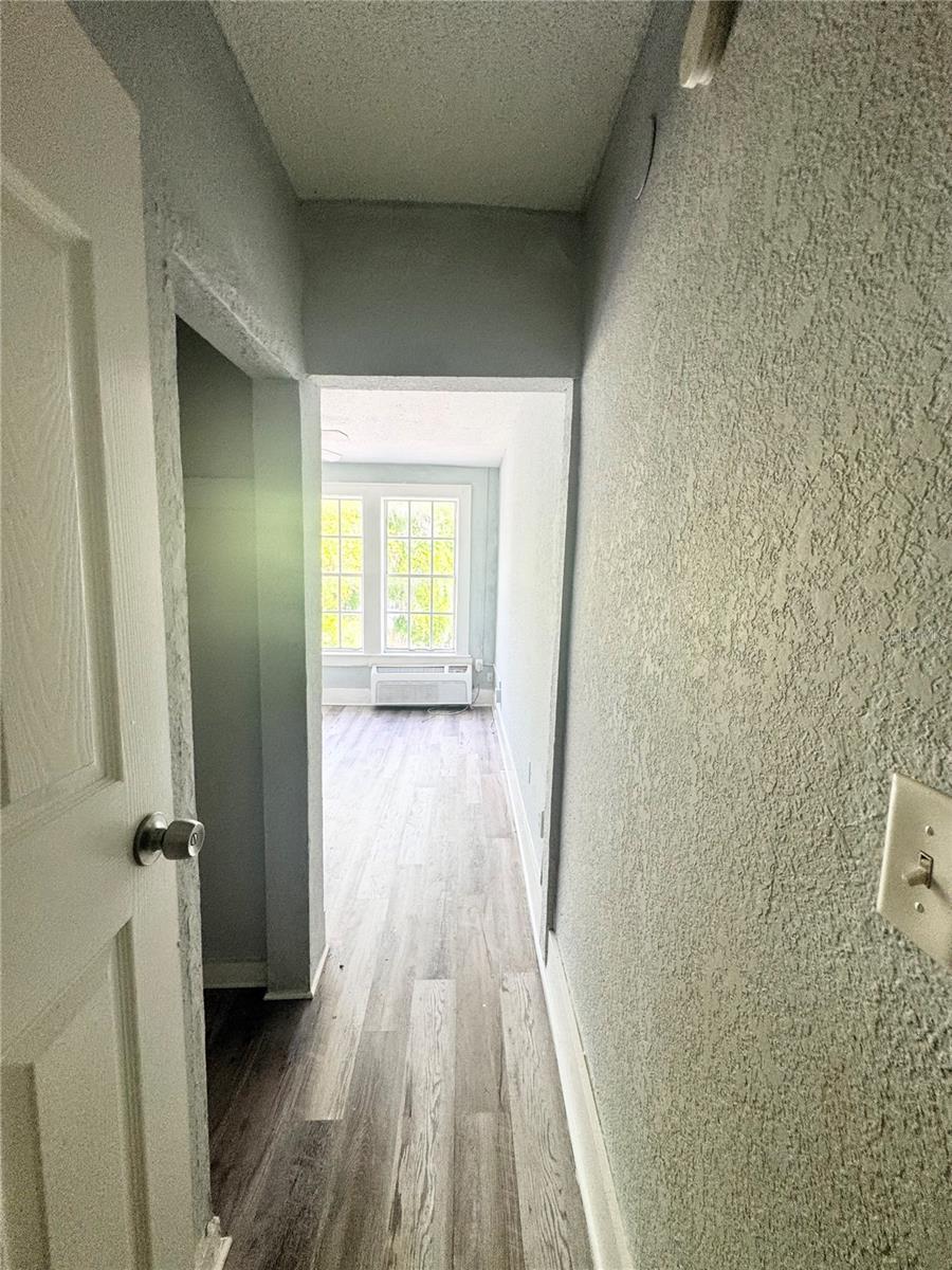 Image 5 of 16 For 704 Cordova Drive 6