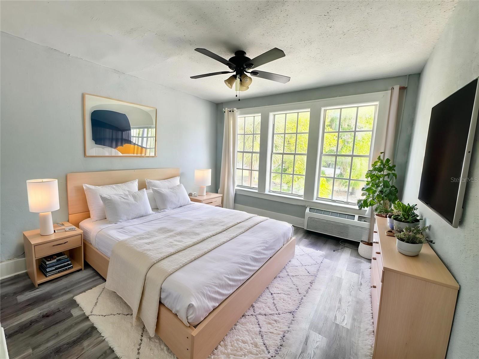 Image 6 of 16 For 704 Cordova Drive 6