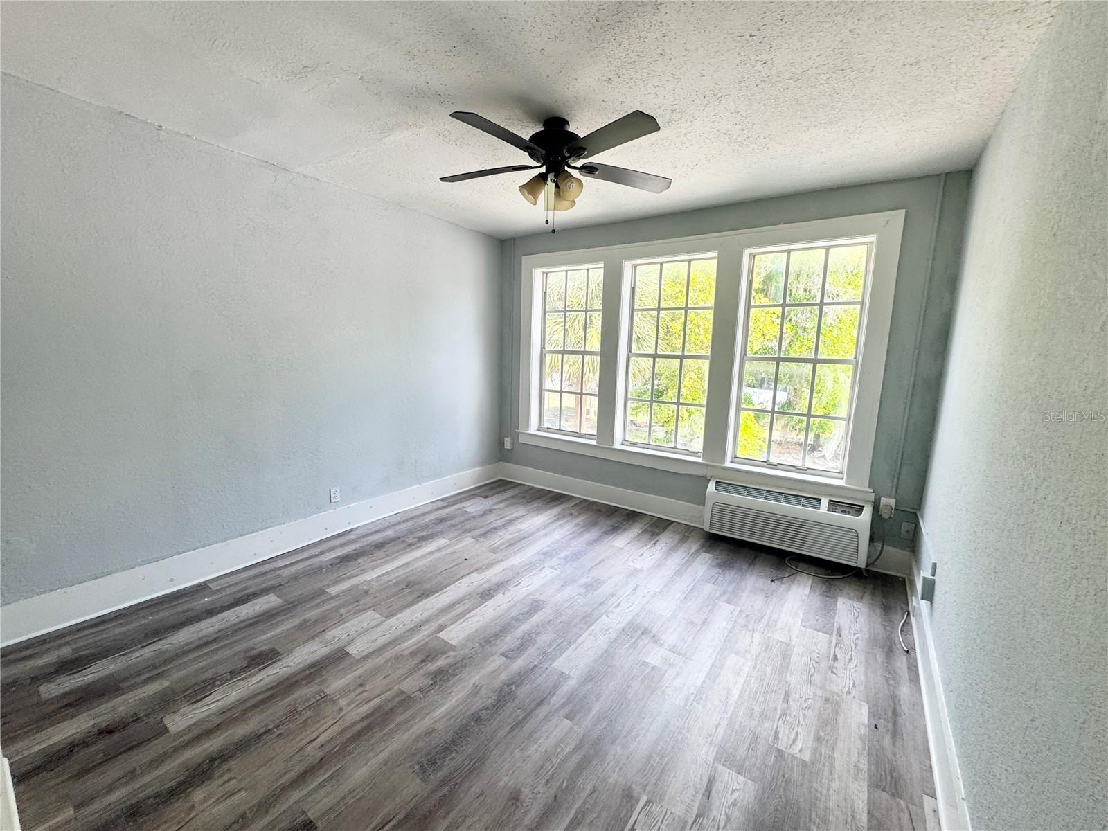 Image 7 of 16 For 704 Cordova Drive 6