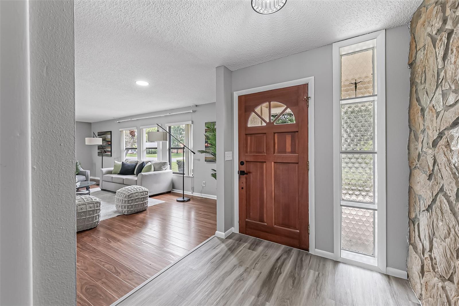 Image 13 of 100 For 150 Lake Destiny Trail