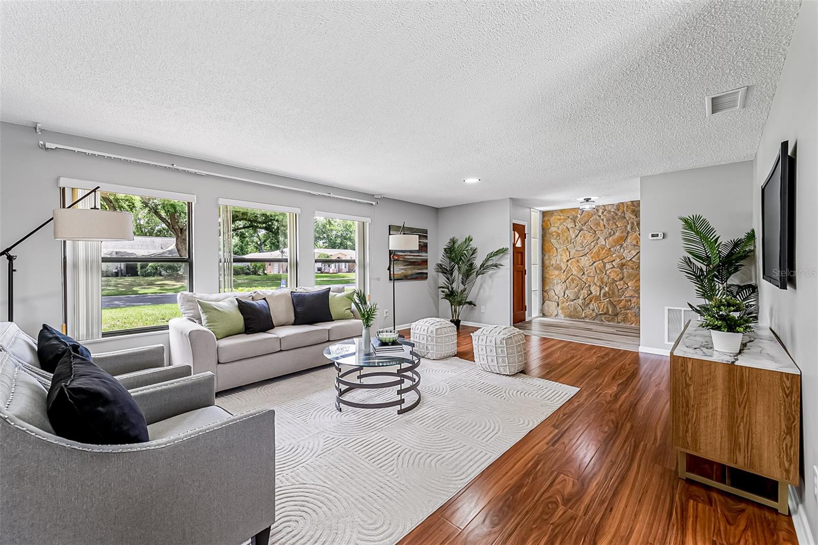 Image 17 of 100 For 150 Lake Destiny Trail