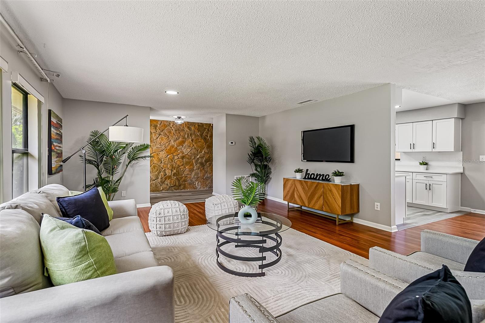 Image 19 of 100 For 150 Lake Destiny Trail