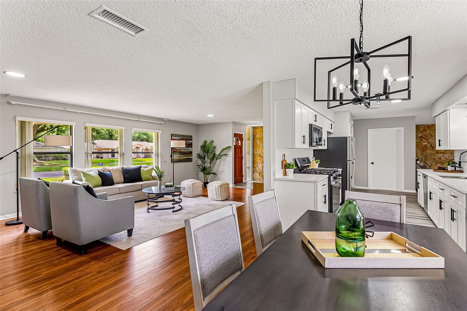 Image 27 of 100 For 150 Lake Destiny Trail