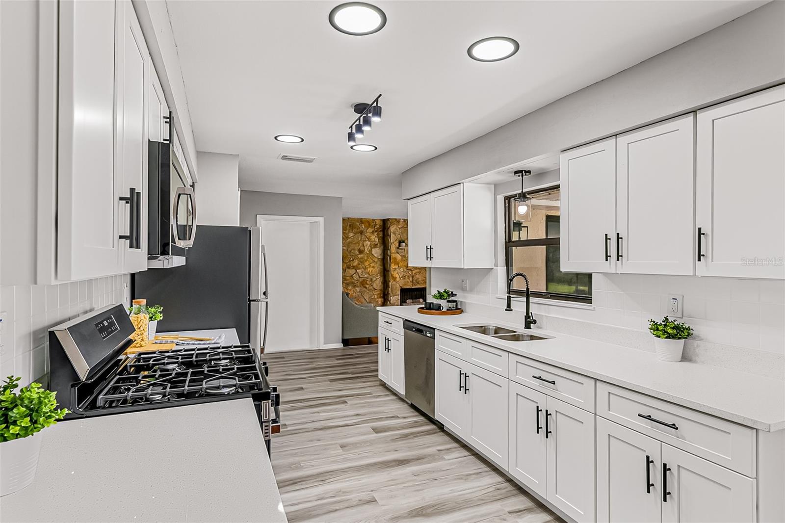 Image 28 of 100 For 150 Lake Destiny Trail