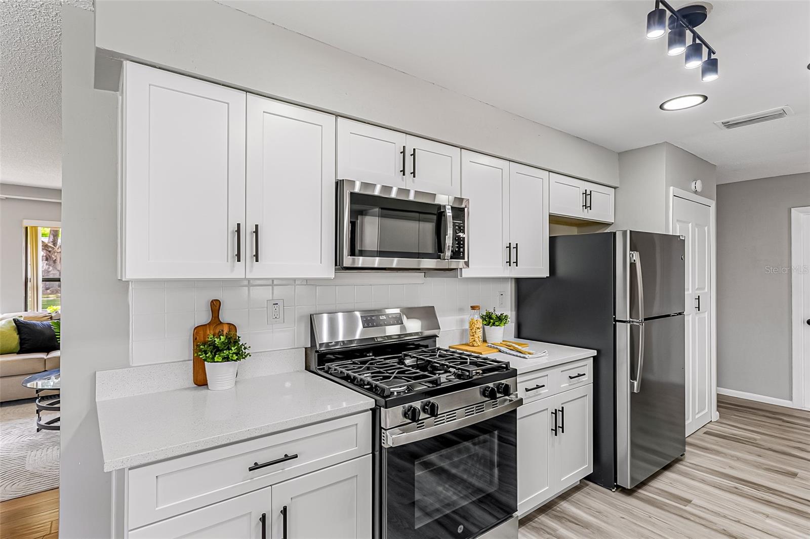 Image 29 of 100 For 150 Lake Destiny Trail