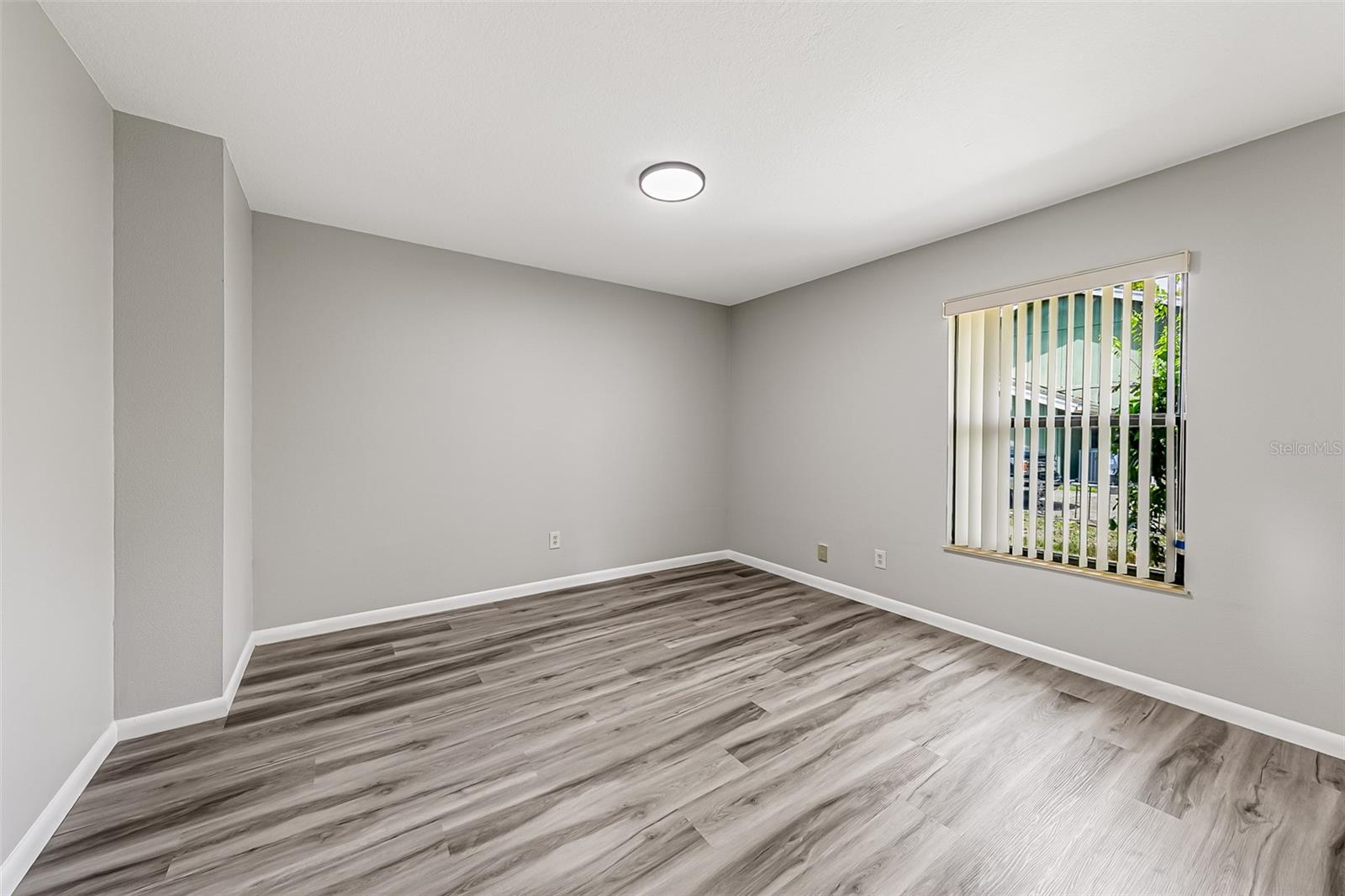 Image 39 of 100 For 150 Lake Destiny Trail