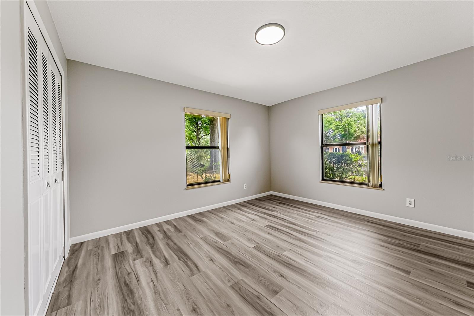 Image 41 of 100 For 150 Lake Destiny Trail