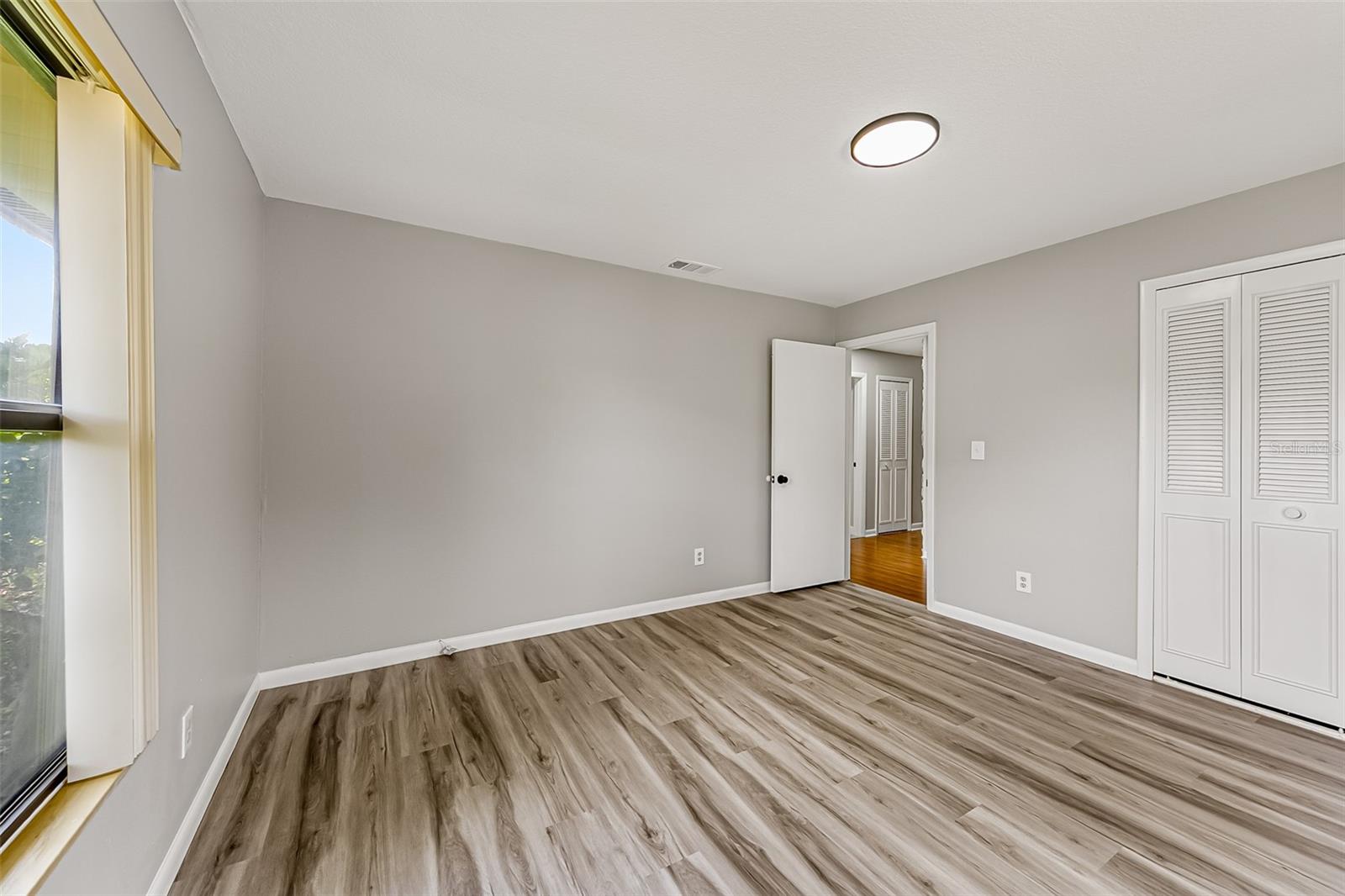 Image 44 of 100 For 150 Lake Destiny Trail