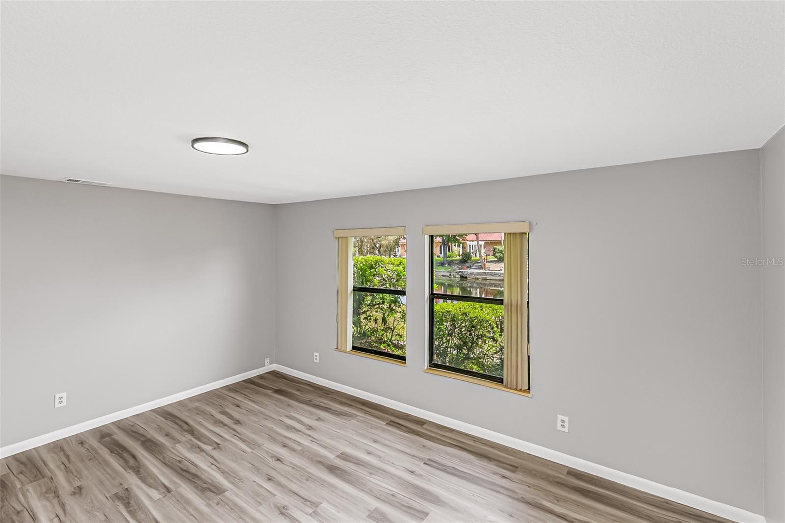 Image 47 of 100 For 150 Lake Destiny Trail