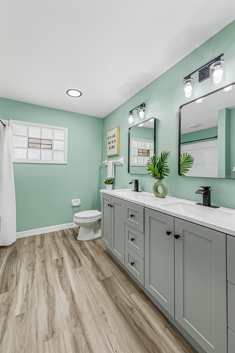 Image 51 of 100 For 150 Lake Destiny Trail