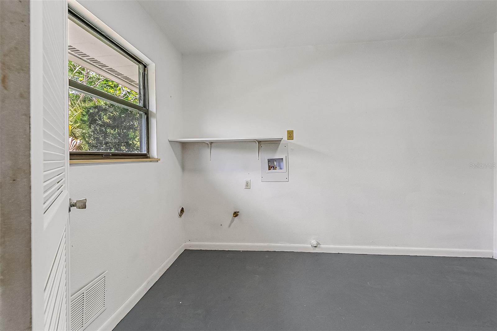 Image 72 of 100 For 150 Lake Destiny Trail