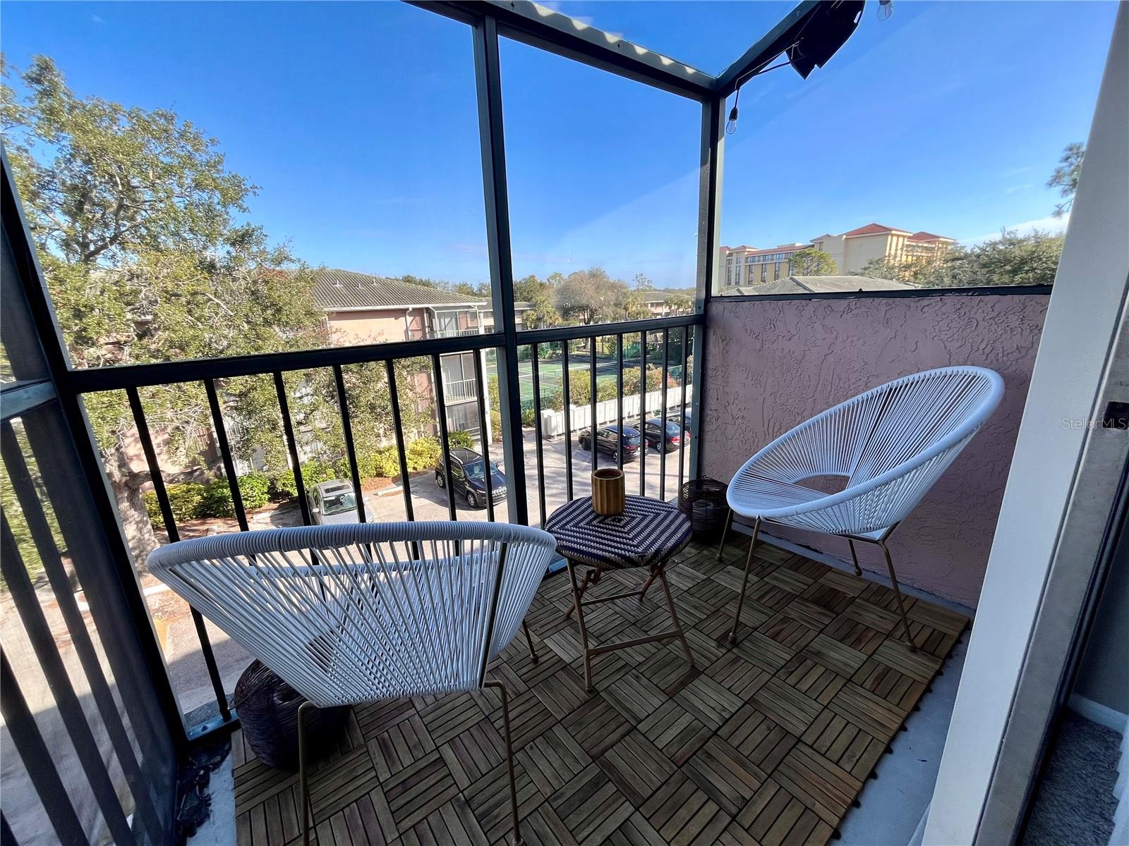 Image 12 of 25 For 120 Blue Point Way 320