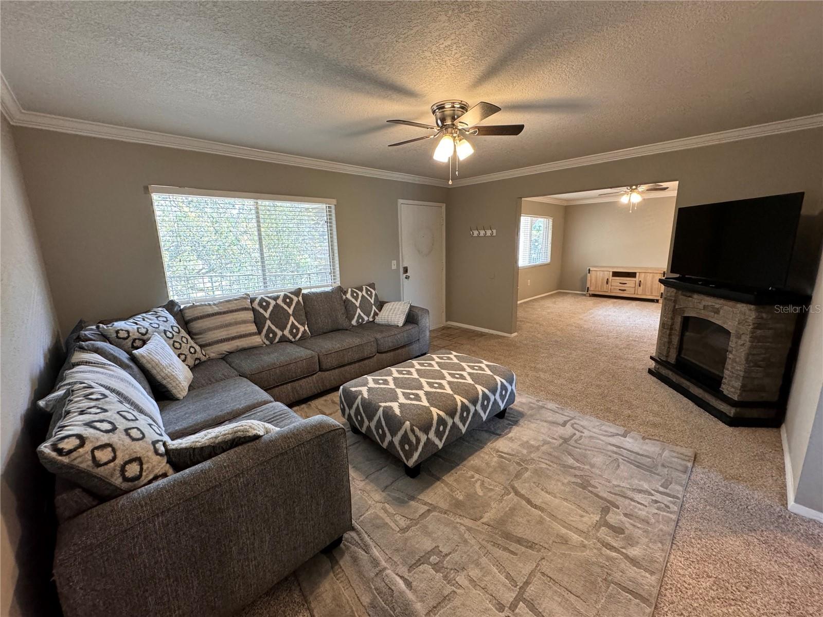 Image 3 of 25 For 120 Blue Point Way 320