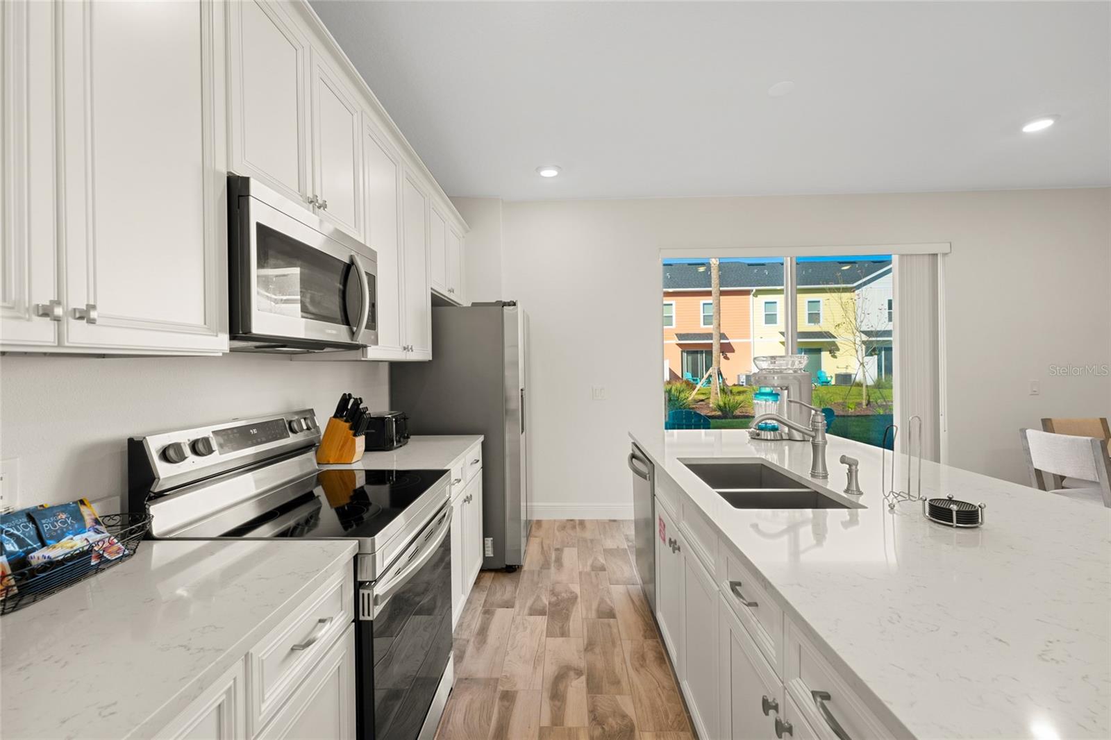 Image 10 of 95 For 8205 Surf Street