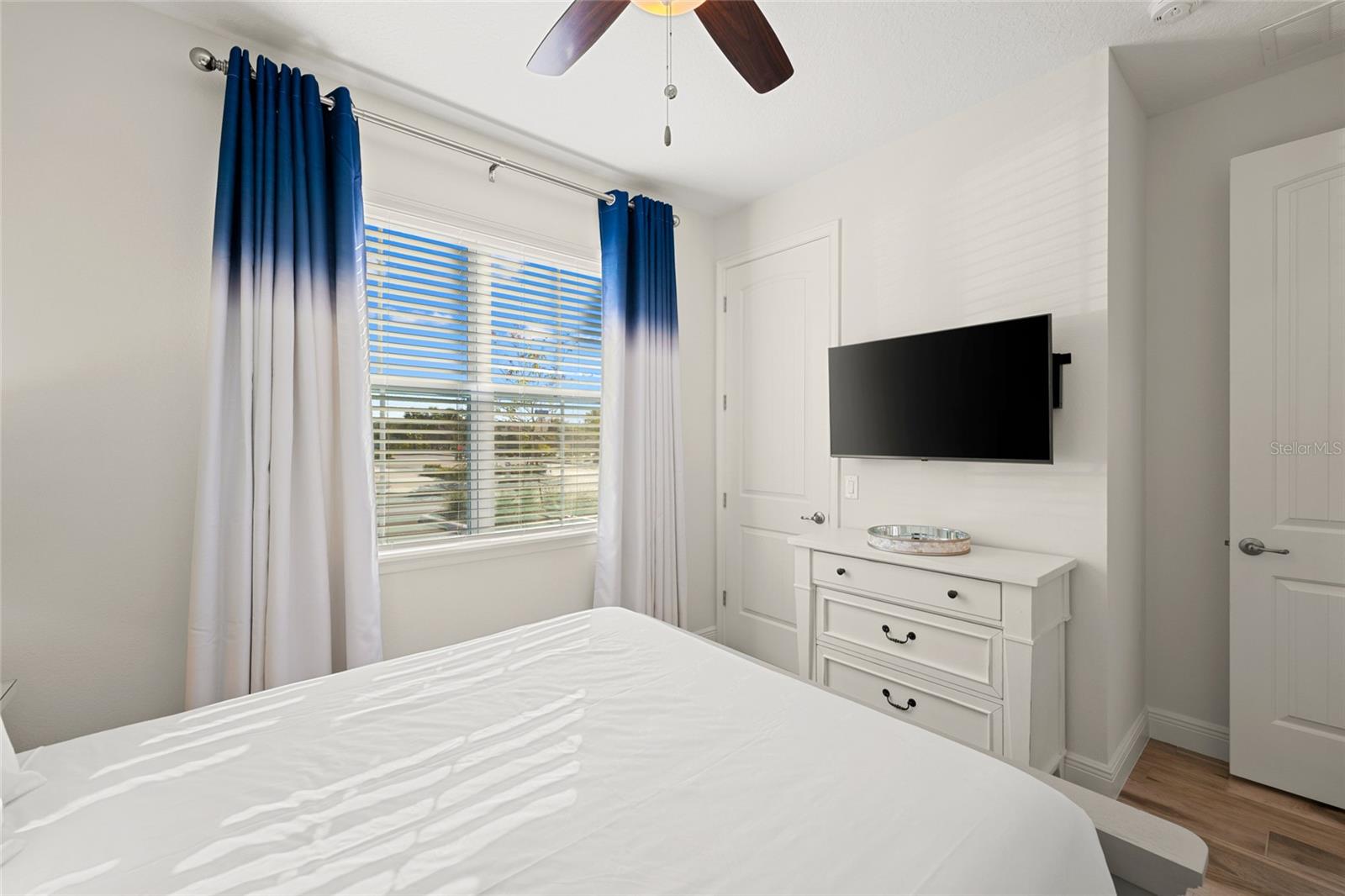 Image 17 of 95 For 8205 Surf Street