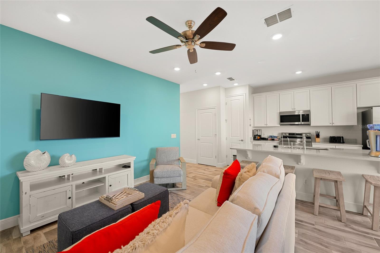 Image 3 of 95 For 8205 Surf Street