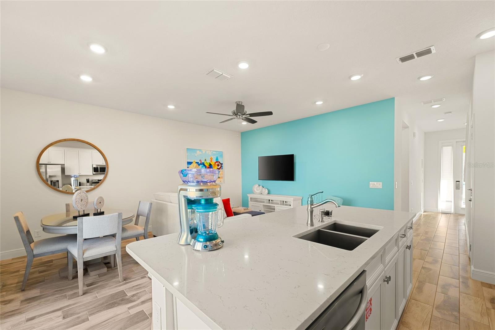 Image 6 of 95 For 8205 Surf Street
