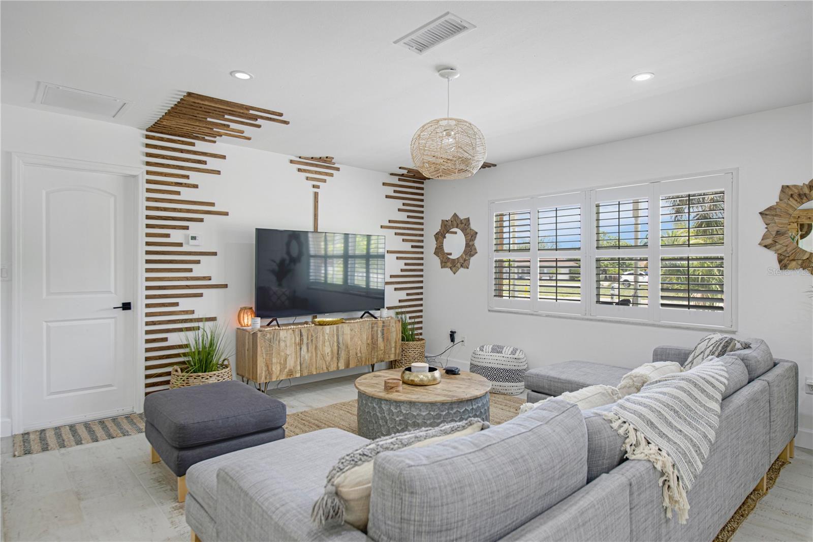 Image 7 of 33 For 2436 Constitution Boulevard