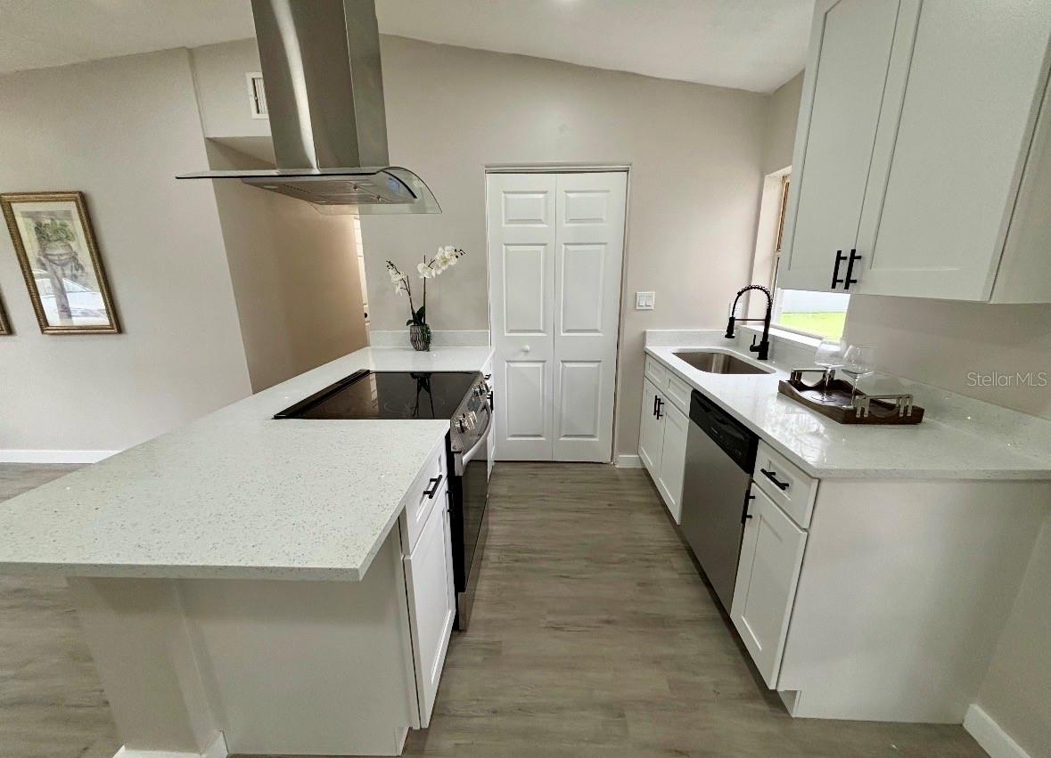 Image 4 of 20 For 2865 Nichols Road