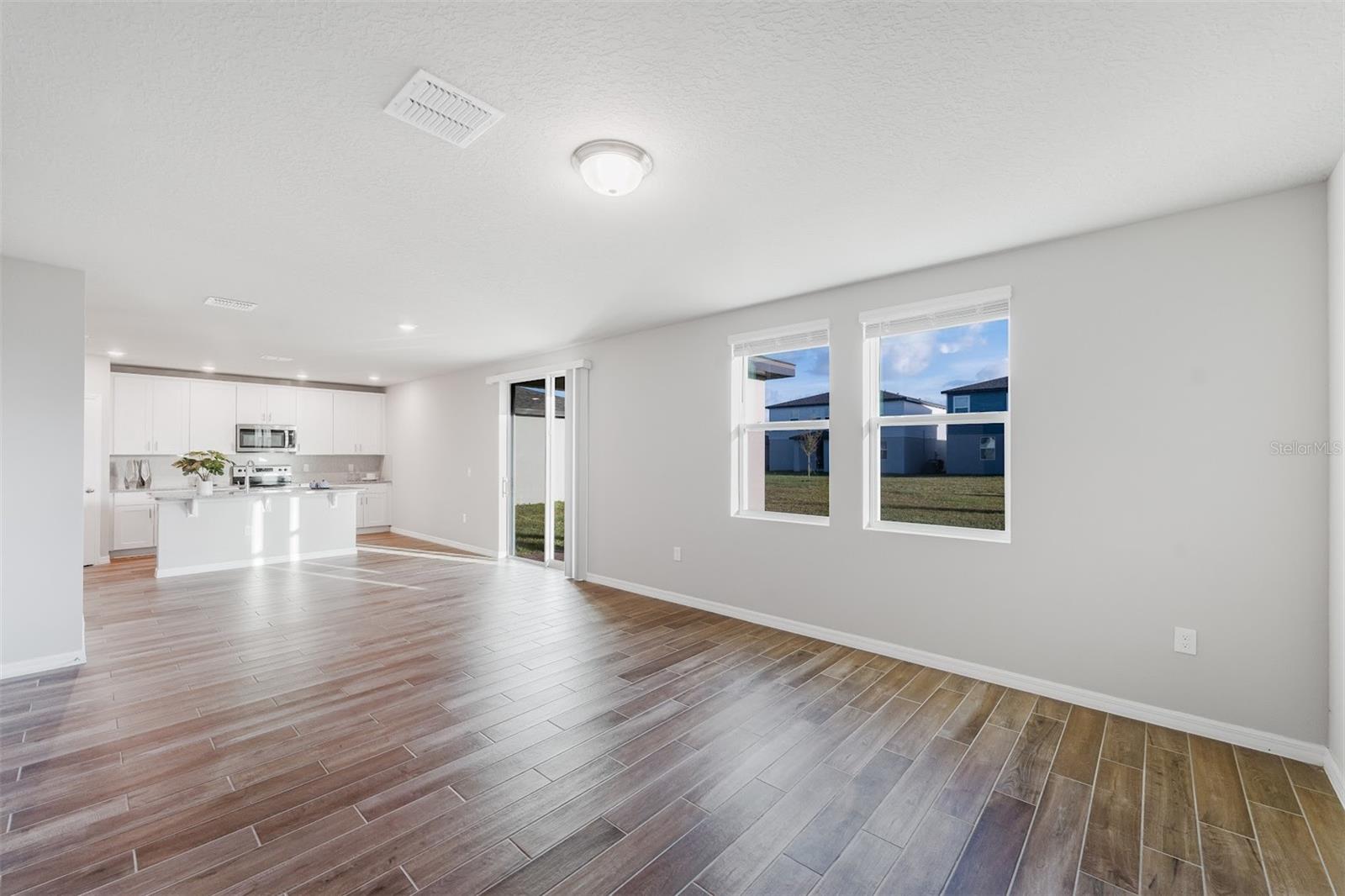 Image 11 of 42 For 5252 Sanders Oak Trail