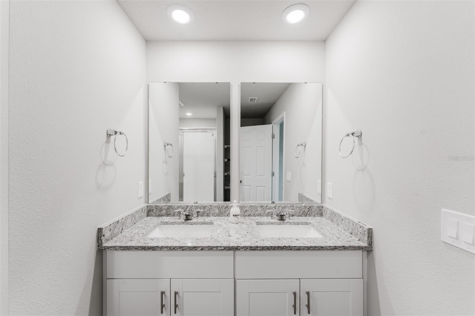 Image 29 of 42 For 5252 Sanders Oak Trail