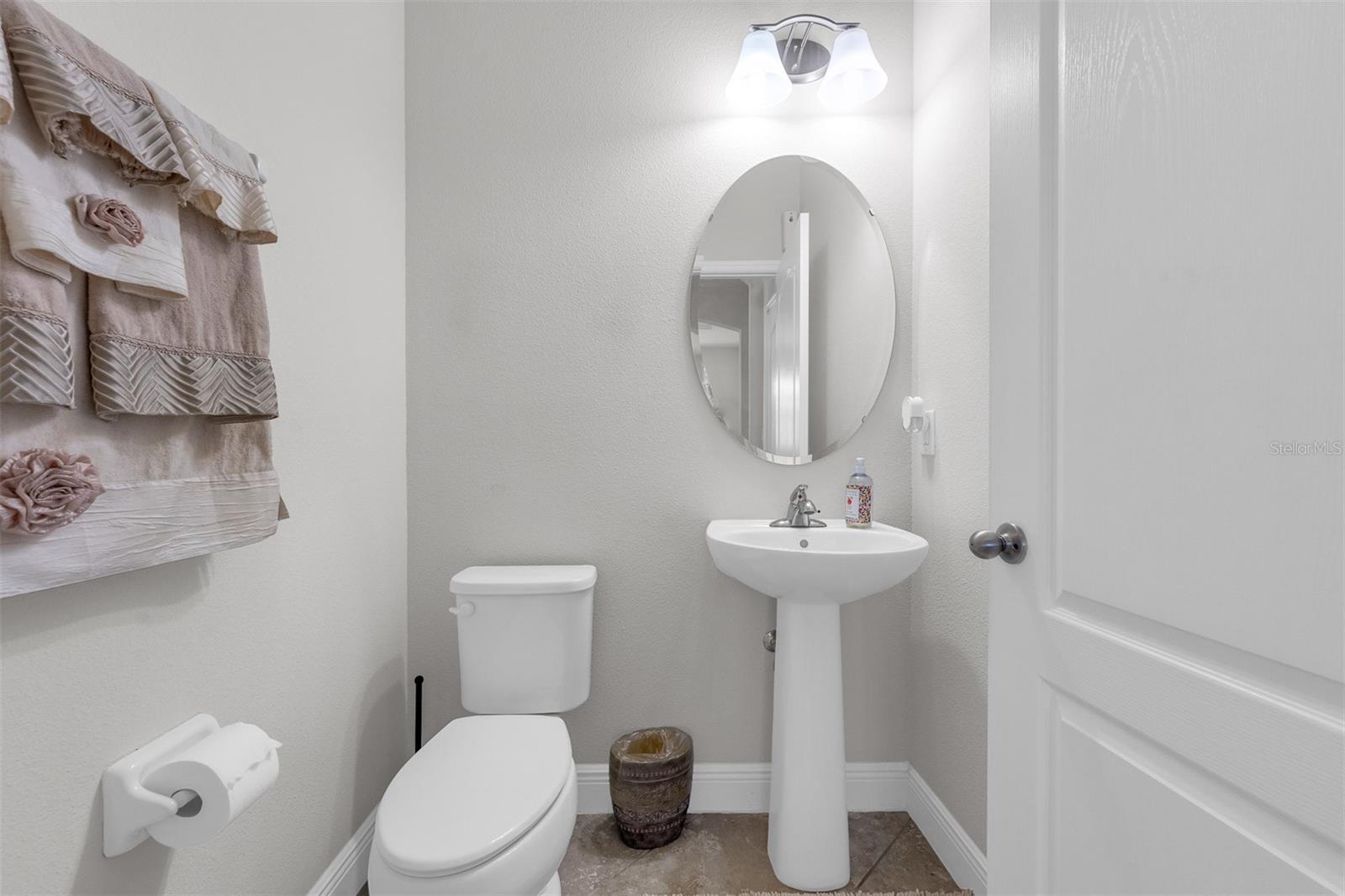 Image 10 of 56 For 14594 Caplock Drive