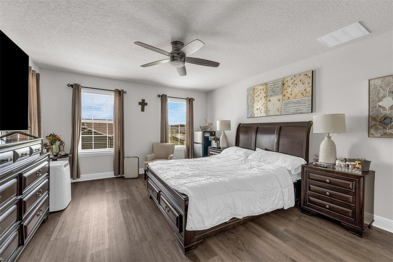 Image 28 of 56 For 14594 Caplock Drive