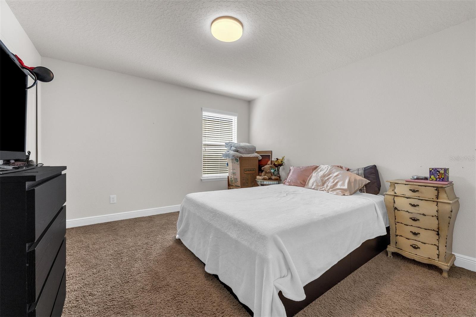 Image 33 of 56 For 14594 Caplock Drive